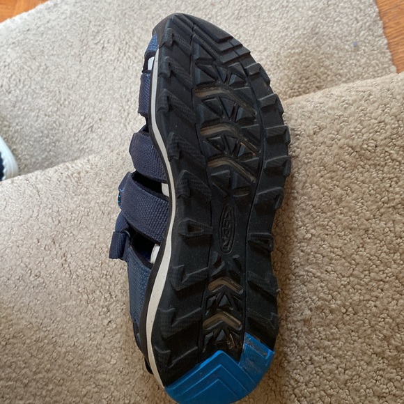 Keen - Picture 2 of 2